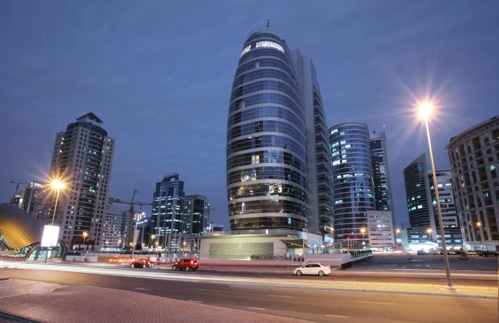 Citadines Metro Central Hotel Apartments Dubai Esterno foto